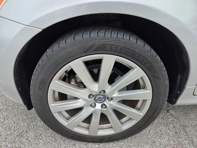 Used 2017 Silver Volvo T5 Inscription image 7