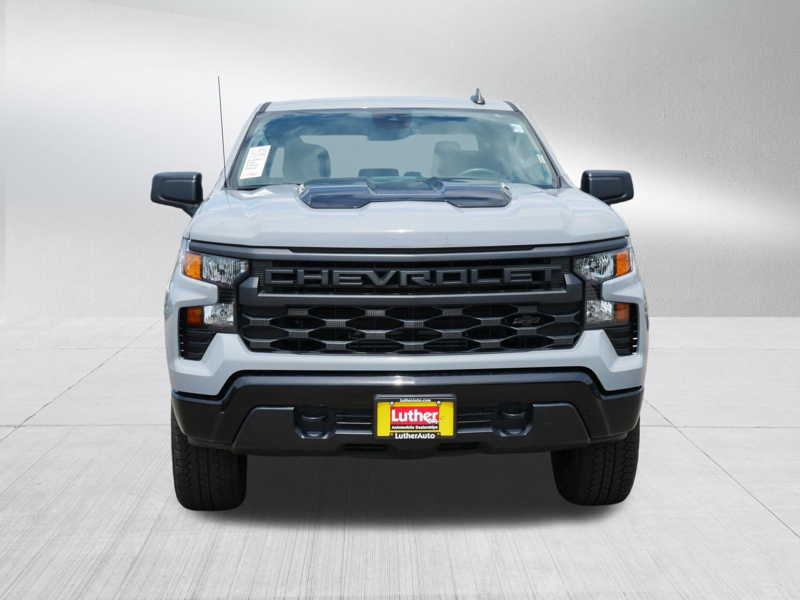 2024 Chevrolet Silverado 1500 Custom - Photo 2