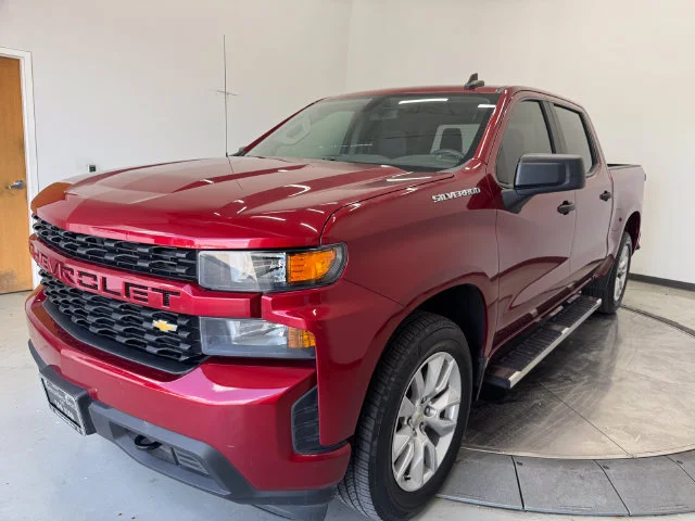 Used 2021 Cherry Red Tintcoat Chevrolet Custom image 31