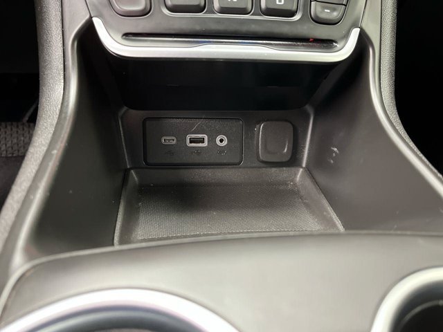 Used 2019 Ebony Twilight Metallic GMC SLE image 22