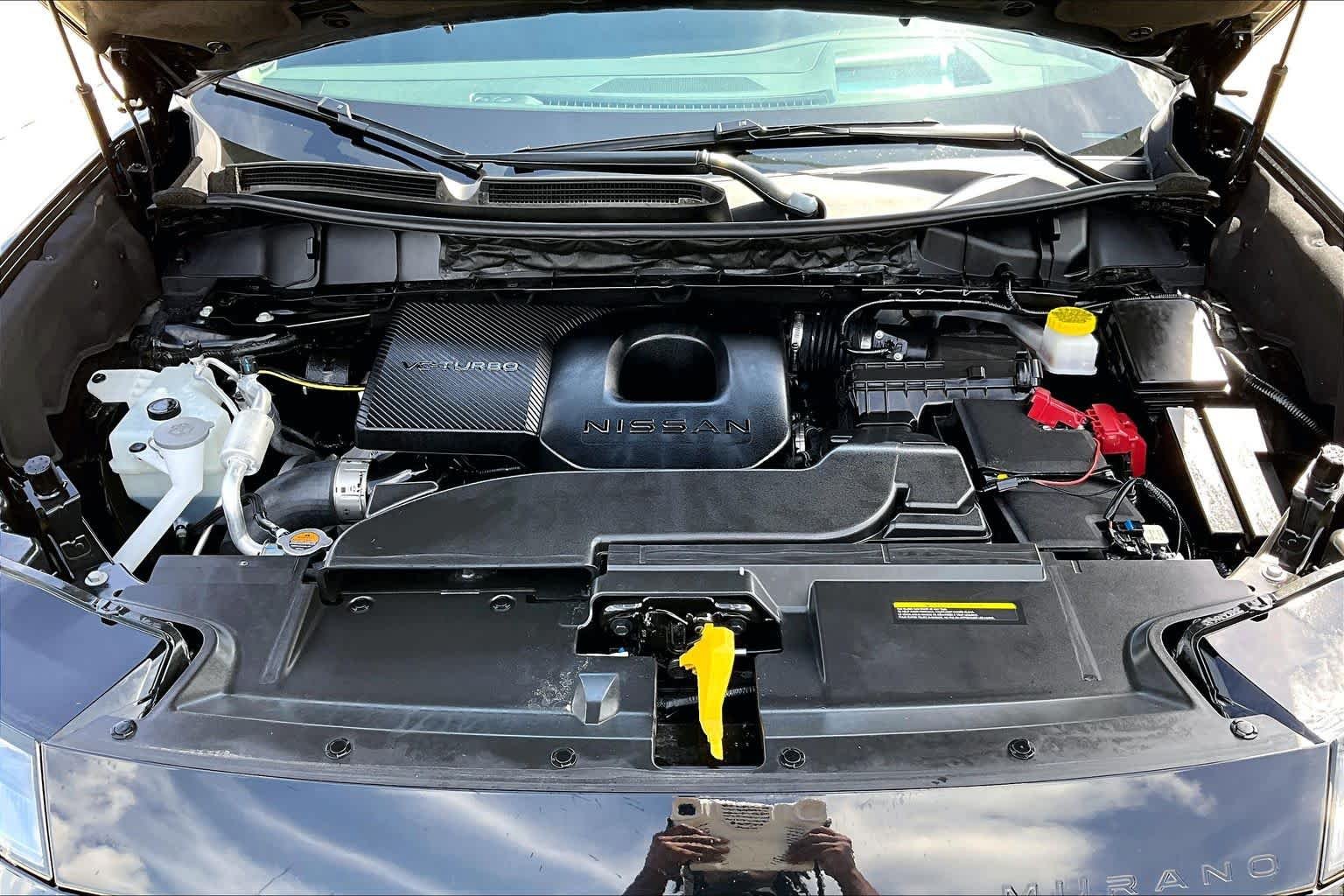 Used 2025 Super Black Nissan Platinum image 32