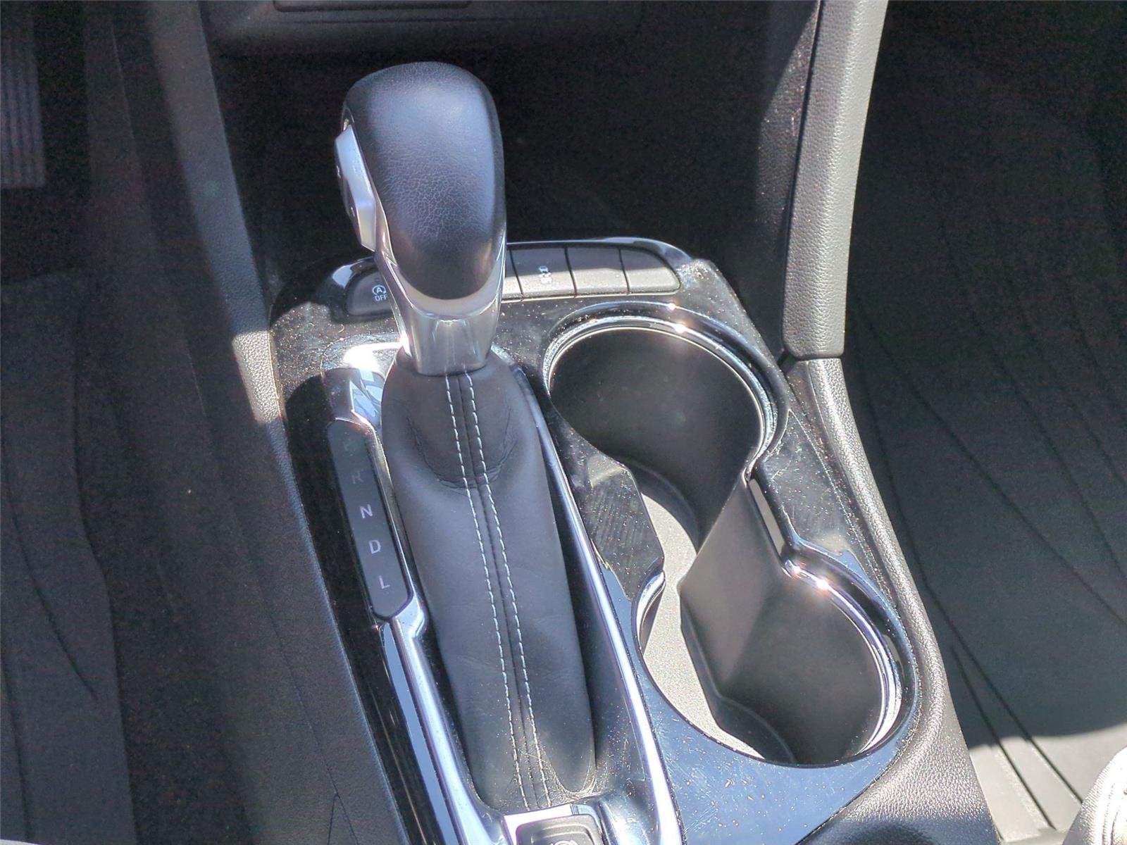 Used 2023 Summit White Buick Select image 28