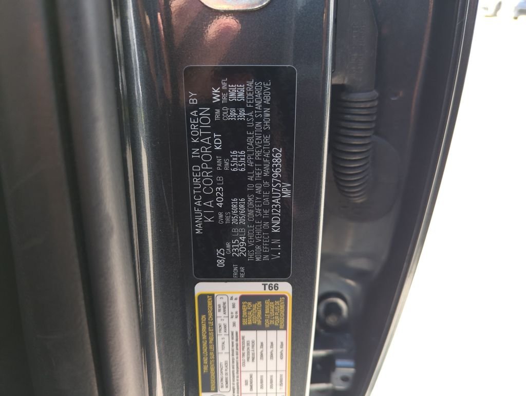 Used 2025  Kia LX image 38