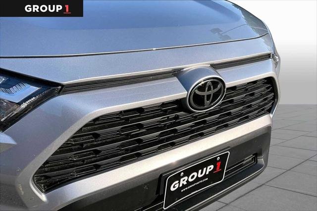 Certified Used 2025 SILVER SKY METALLIC Toyota  image 30