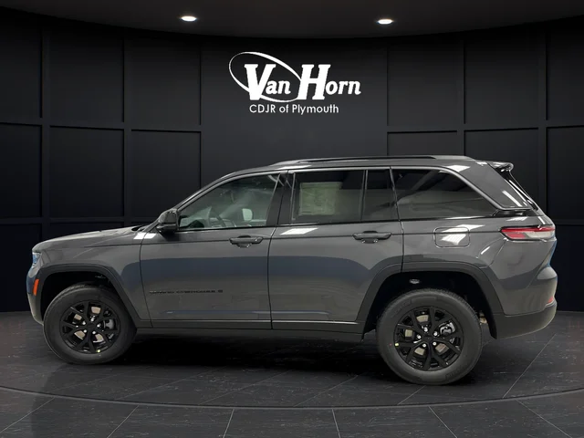 New 2026 Baltic Gray Metallic Clear-Coat Exterior Paint Jeep Altitude image 4