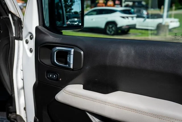 Used 2022 Bright White Clearcoat Jeep High Altitude image 21
