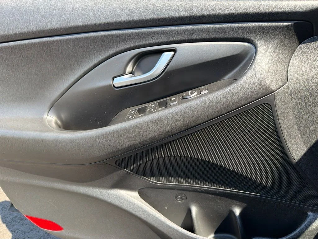 Used 2019 Black Hyundai Base image 22