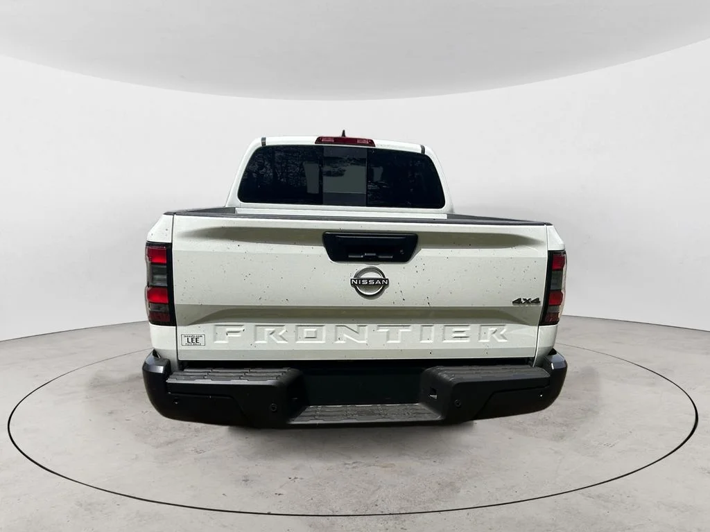 New 2026 Glacier White Nissan S image 4