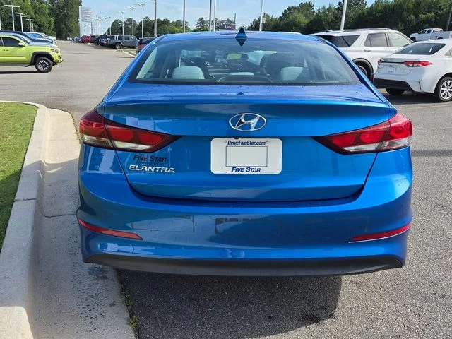 Used 2017 Blue Hyundai SE image 9