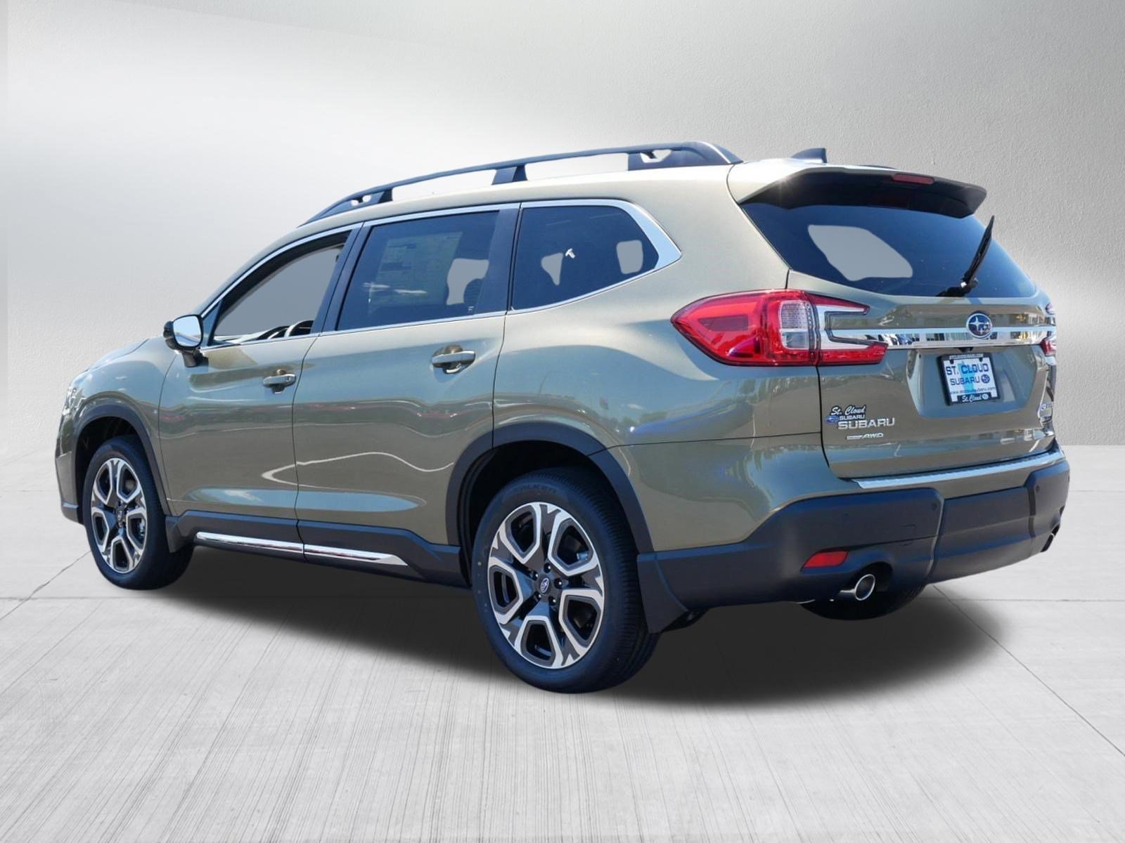 New 2026 AUTUMN GREEN METALLIC Subaru Limited 7-Passenger image 3