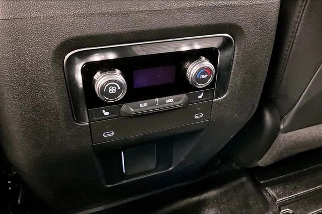 Used 2025 Summit White GMC Elevation image 34