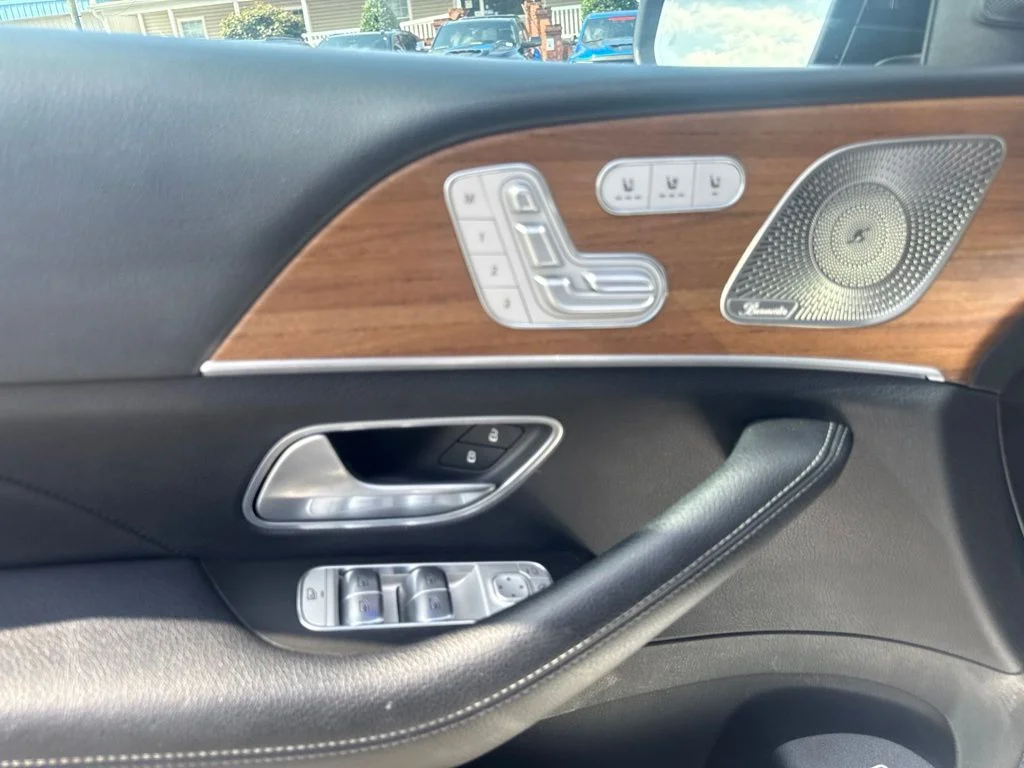 Used 2022  Mercedes-Benz GLS 450 image 24