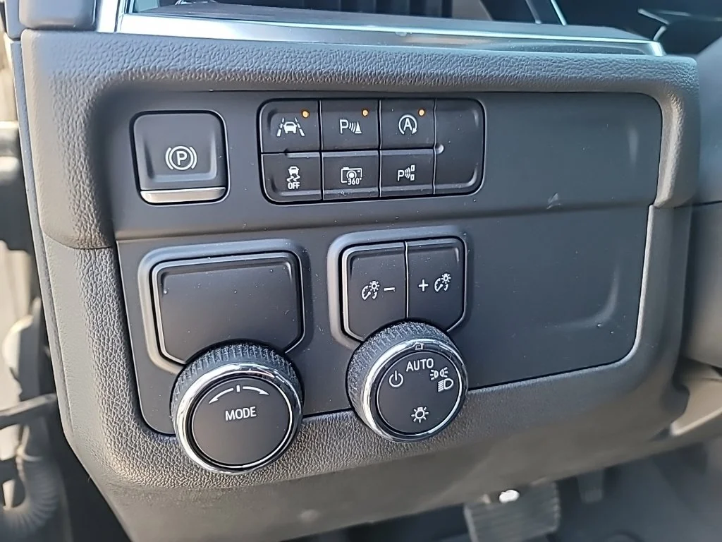 Used 2025 Black Chevrolet LS image 13