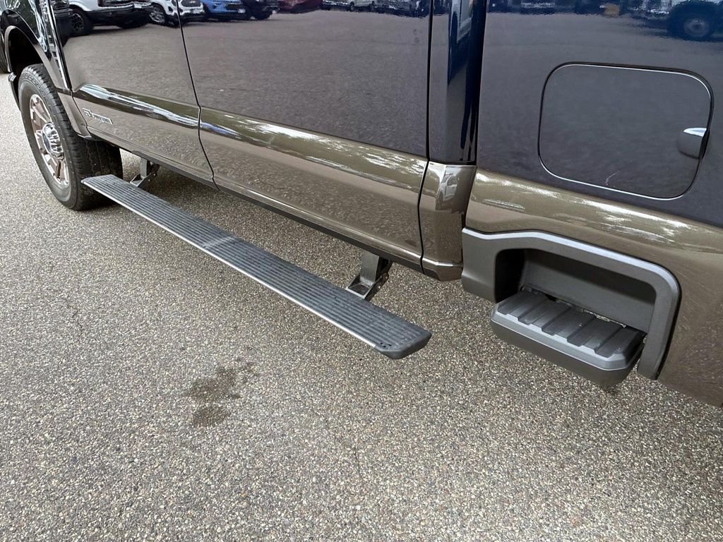 Used 2025 Blue Ford King Ranch image 18
