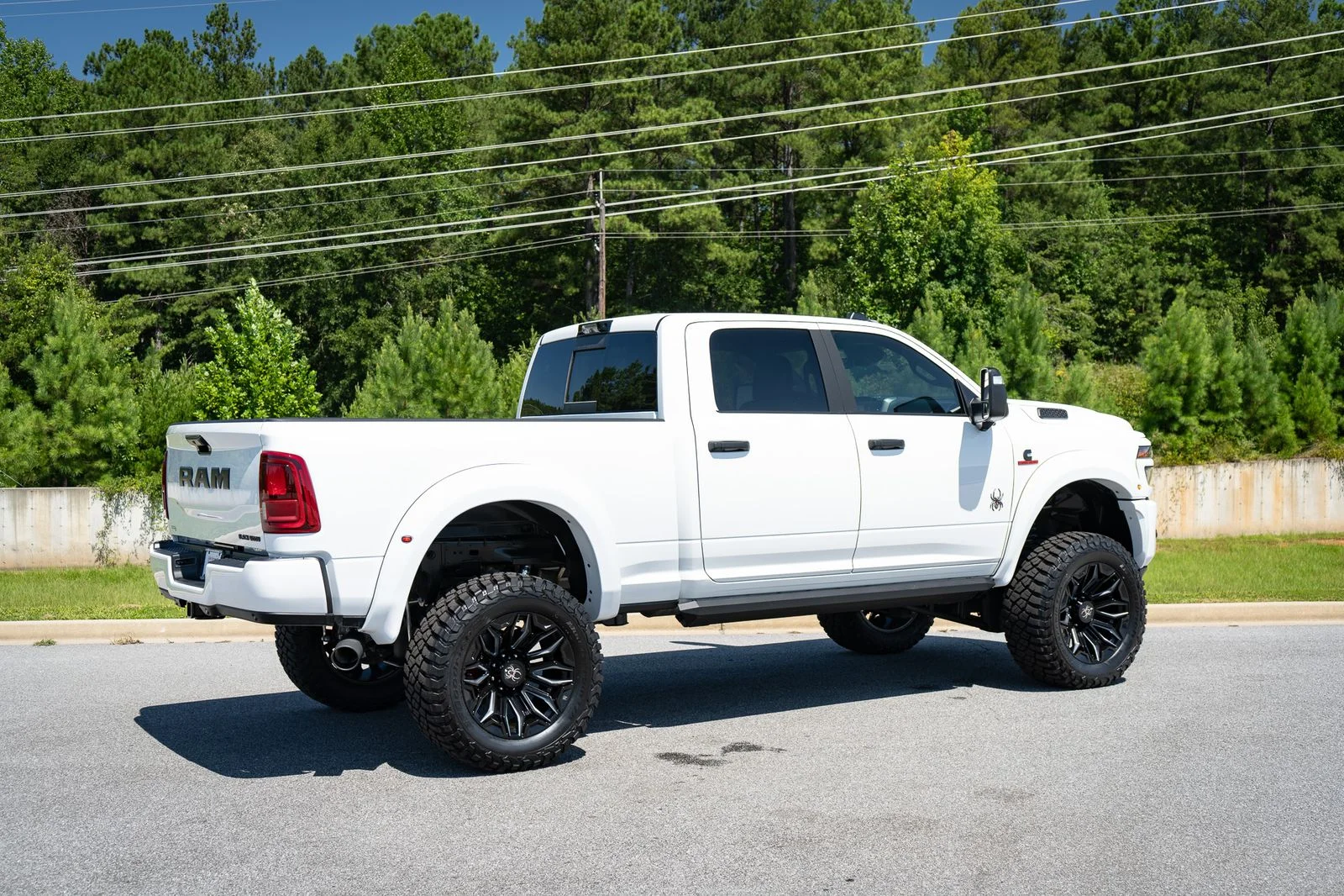 New 2026 Bright White Clear-Coat Exterior Paint RAM Big Horn with Black Widow Package image 22