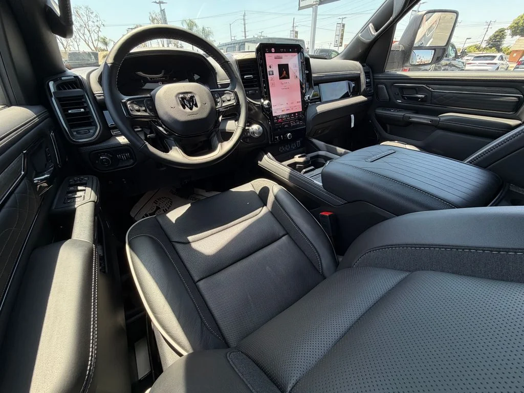 2025 RAM 1500 Limited - Photo 30