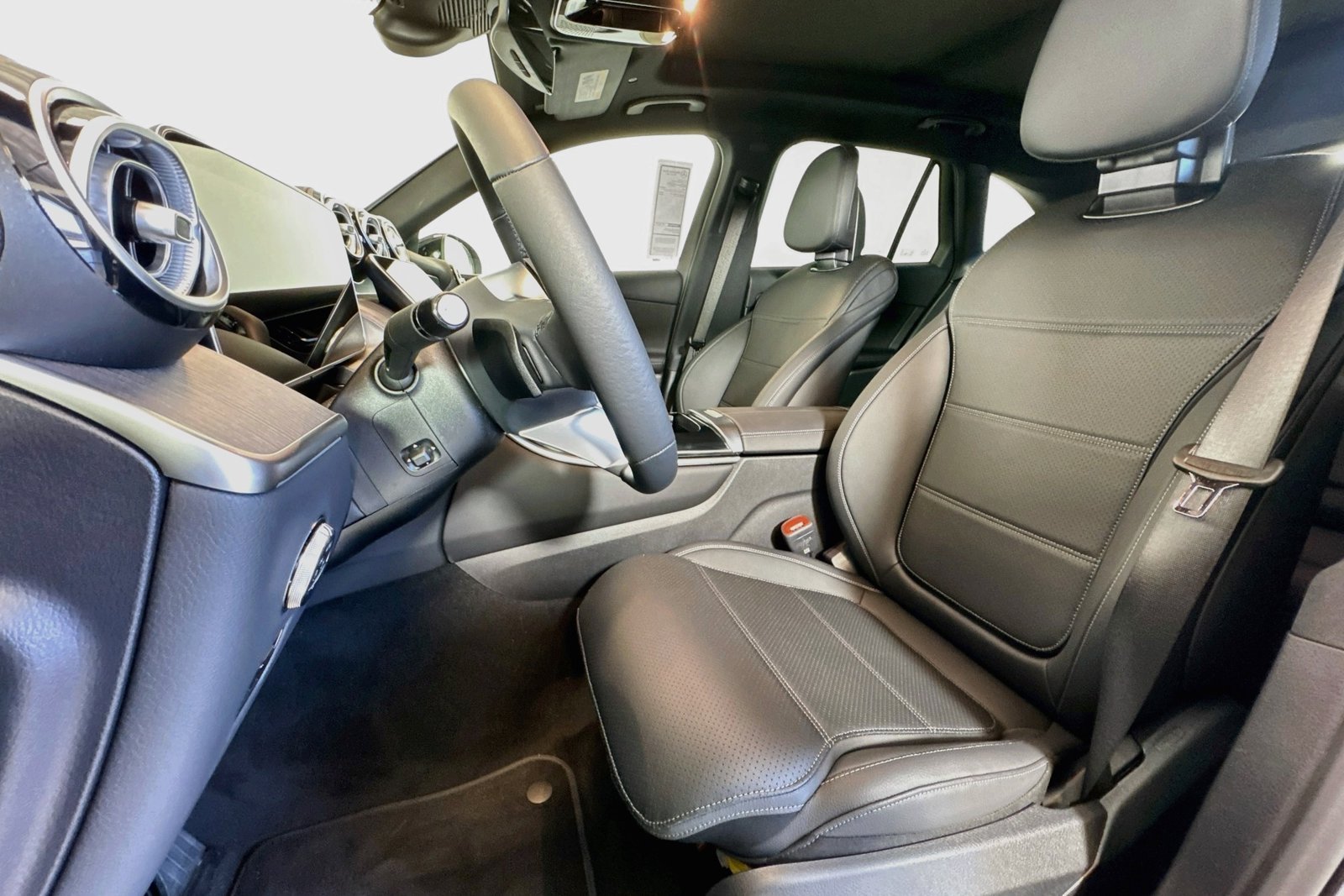 New 2026 Black Mercedes-Benz GLC 300 image 18