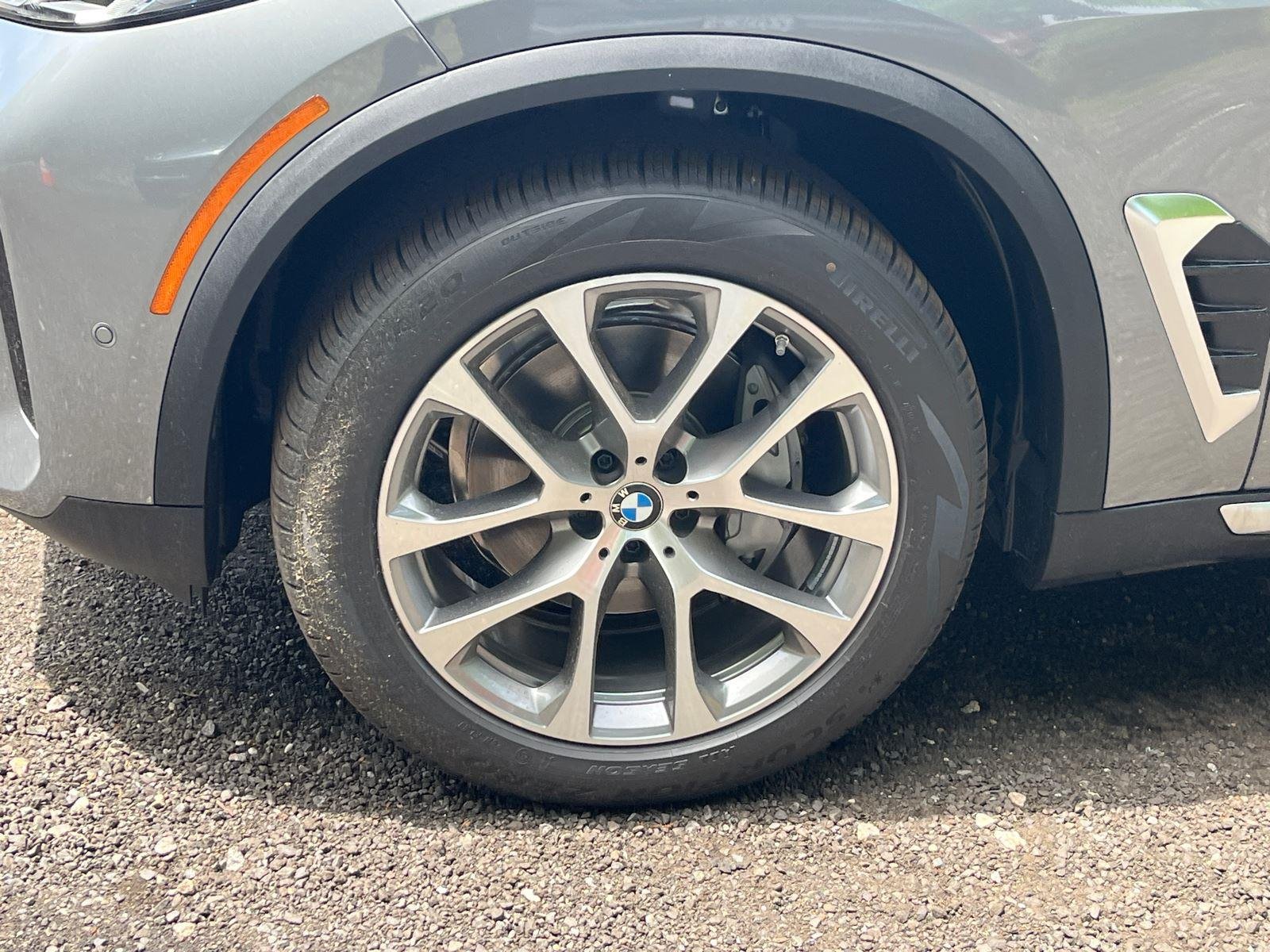 New 2026 Skyscraper Grey Metallic BMW xDrive40i image 8