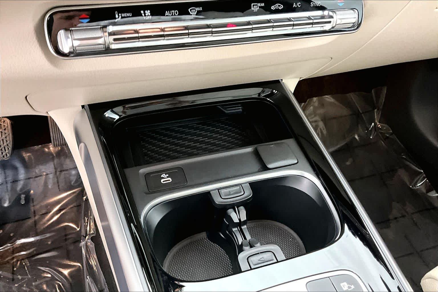 New 2026 Cosmos Black Metallic Mercedes-Benz GLB 250 image 23