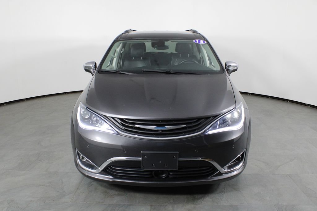 Used 2018 Gray Chrysler Limited image 13