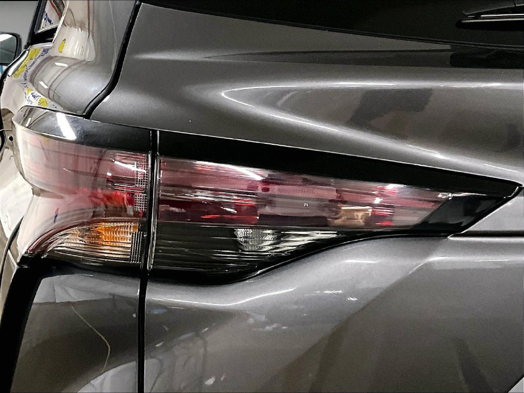 Used 2025 Magnetic Gray Metallic Toyota XLE image 33