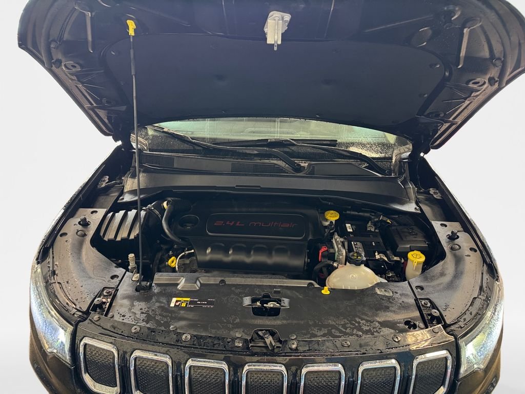 Used 2022 Diamond Black Jeep Limited image 24