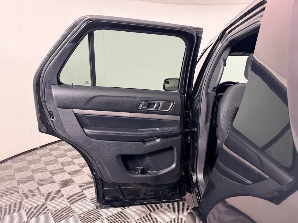 Used 2018 Black Ford XLT image 29