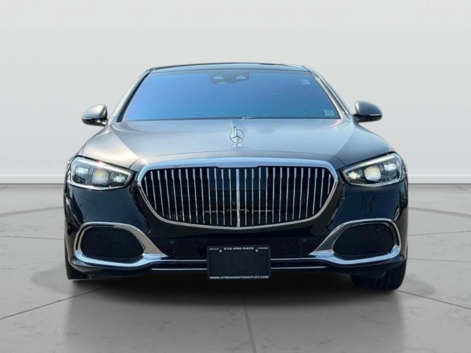 Used 2024 Black Mercedes-Benz Maybach S 580 image 2