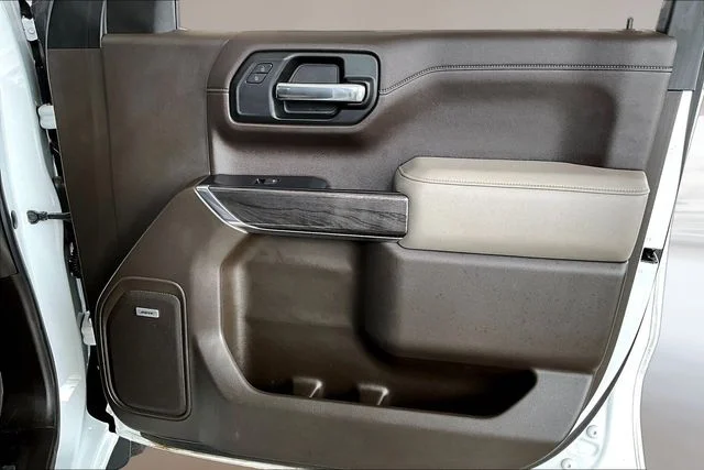 Used 2019 White Chevrolet LTZ image 26