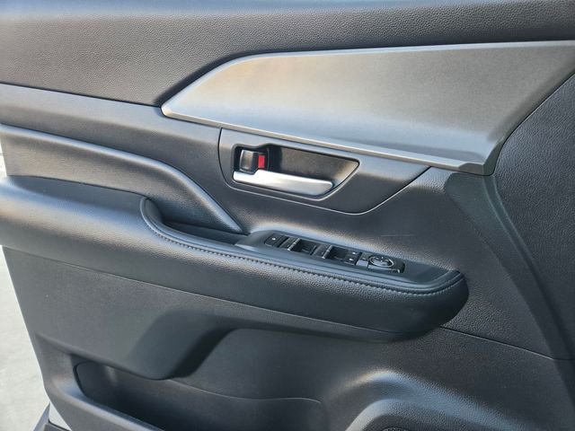Used 2025 Silver Toyota XLE image 17
