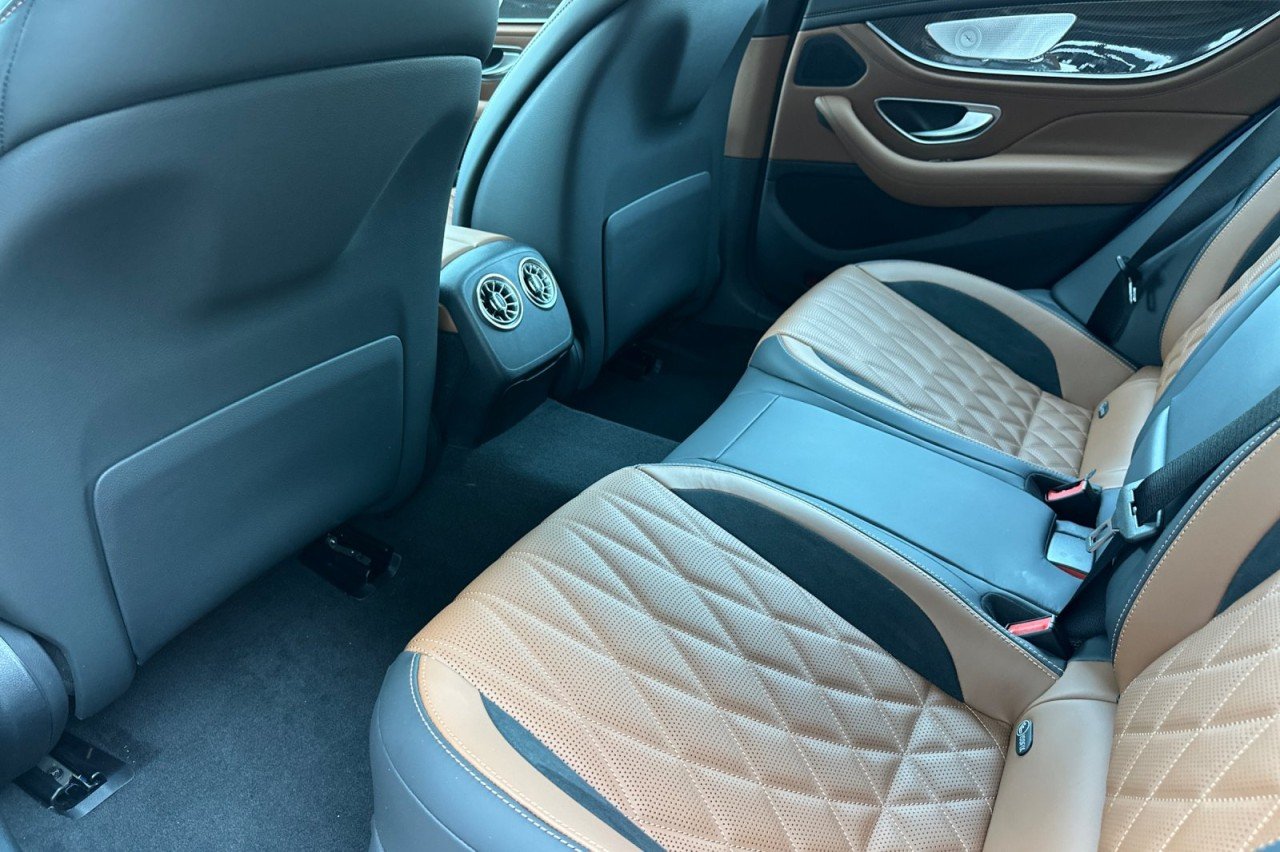 New 2026 MANUFAKTUR Starling Blue Magno Mercedes-Benz AMG® GT 43 4-Door Coupe image 11