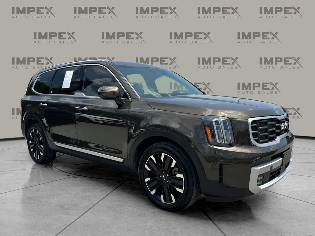 Used 2023 Green Kia SX-Prestige image 7