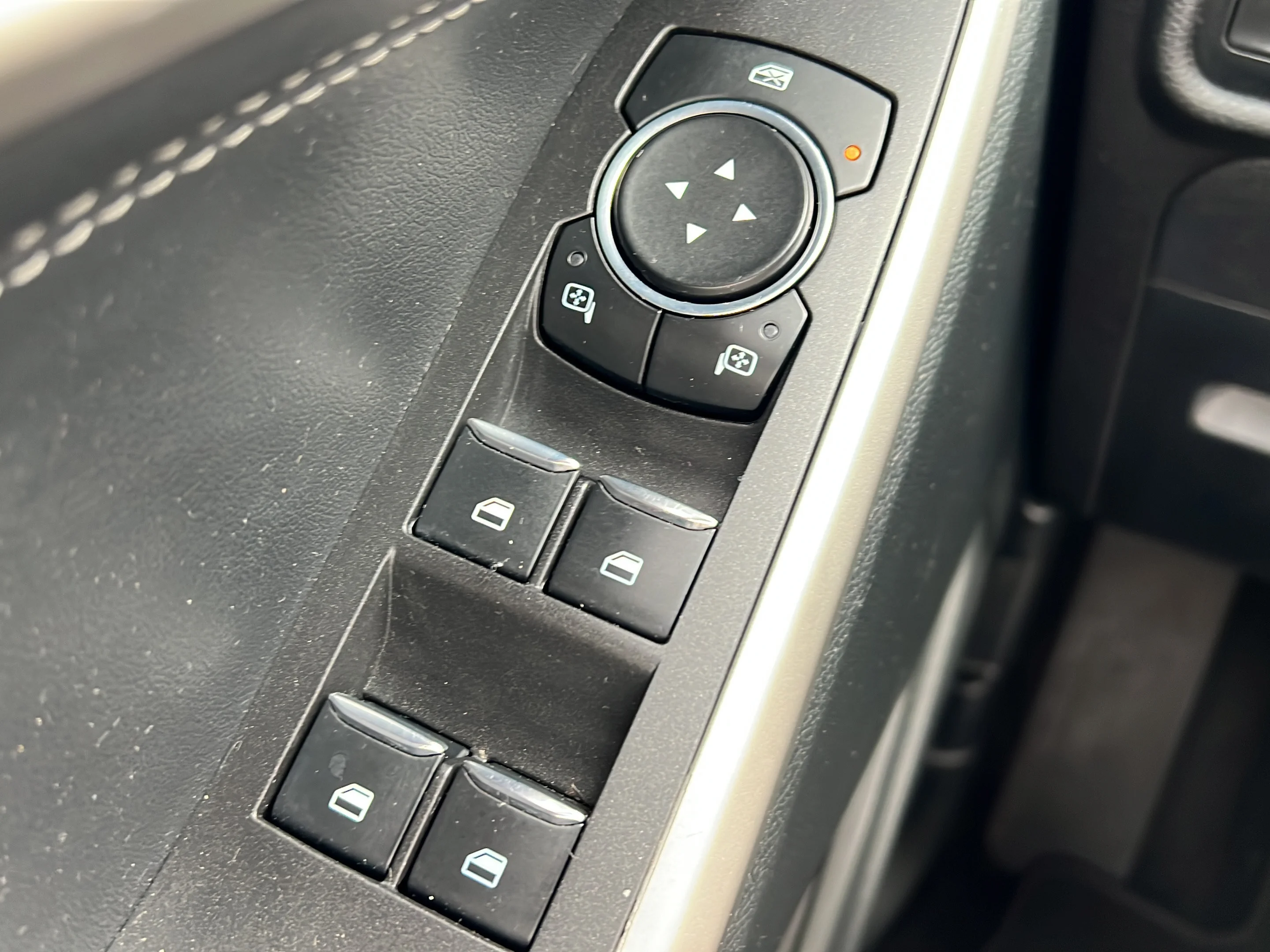 Used 2023 Silver Metallic Ford XLT image 18