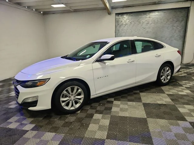 Used 2025 White Chevrolet LT image 4