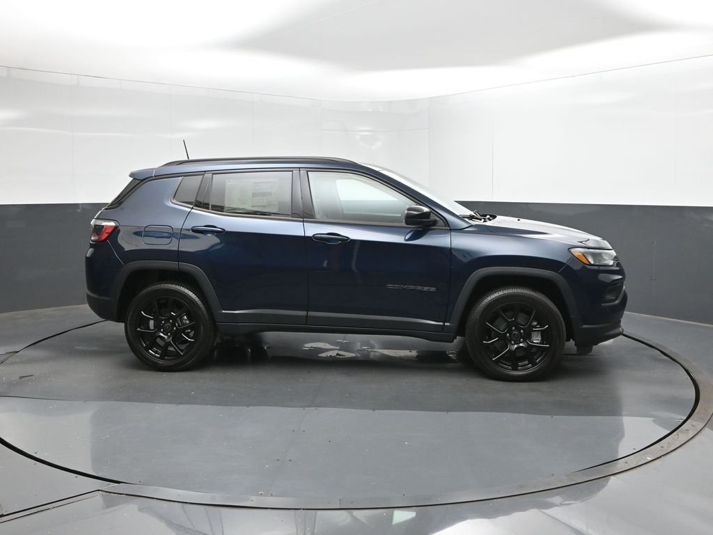 New 2026 Fathom Blue Pearl Coat Jeep Latitude image 15
