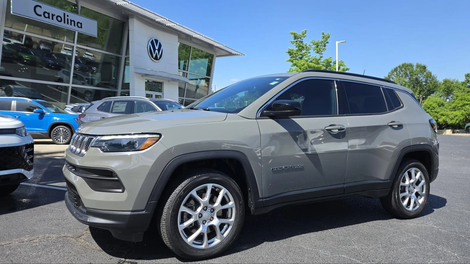 2023 Jeep Compass Latitude Lux 4X4's photo