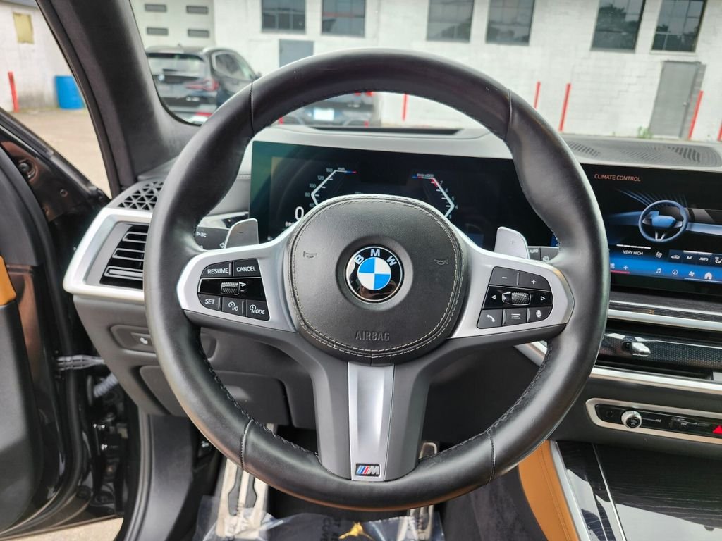 Used 2024 Black BMW xDrive40i image 29