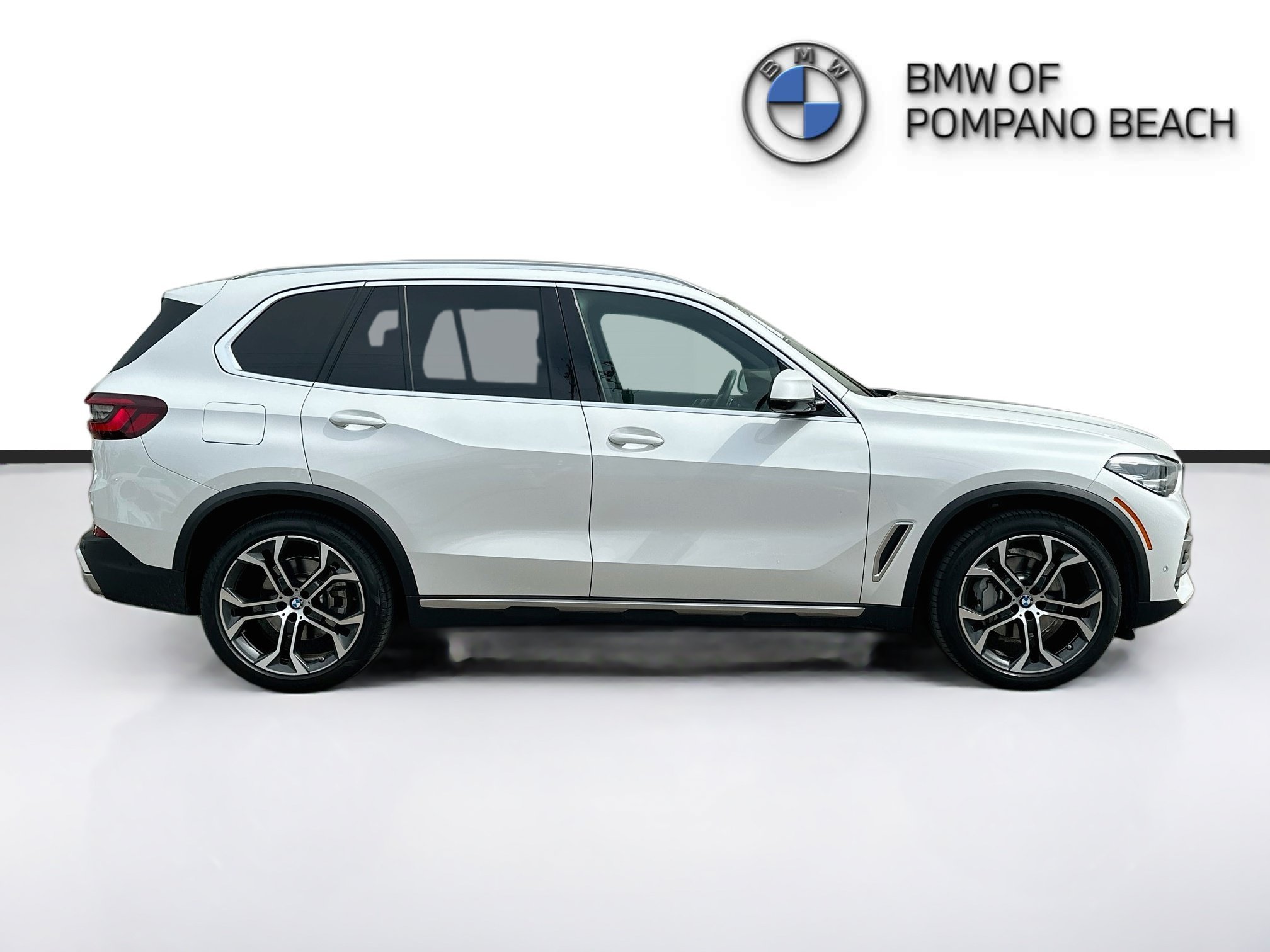Used 2022 Mineral White Metallic BMW sDrive40i image 8