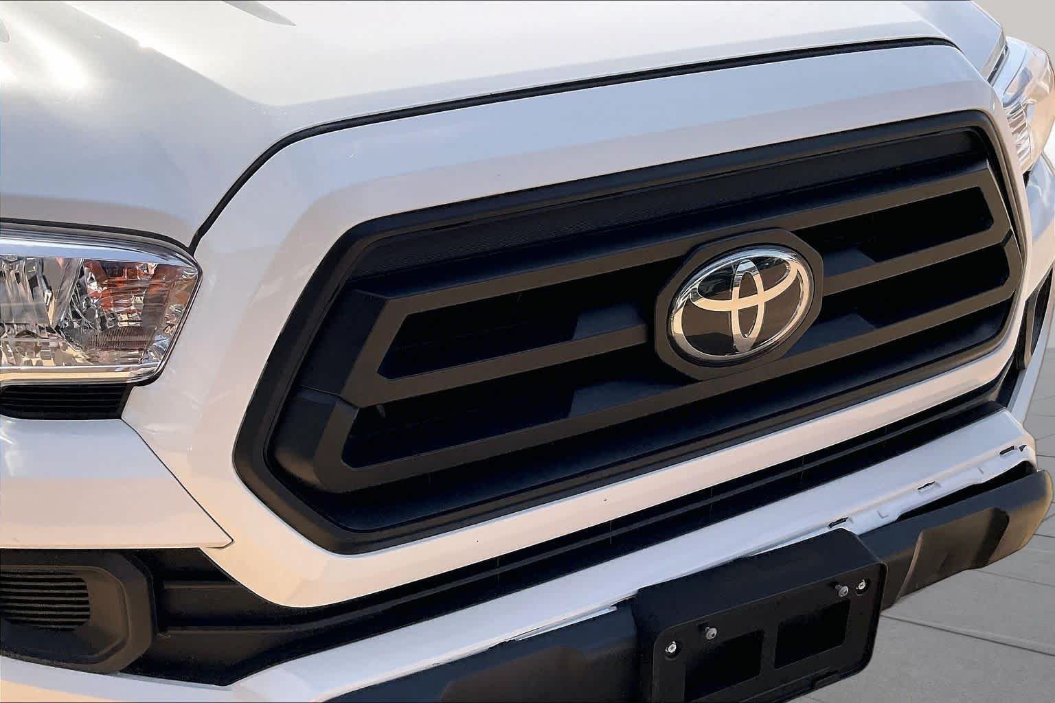 Used 2023 Ice Cap Toyota SR image 28