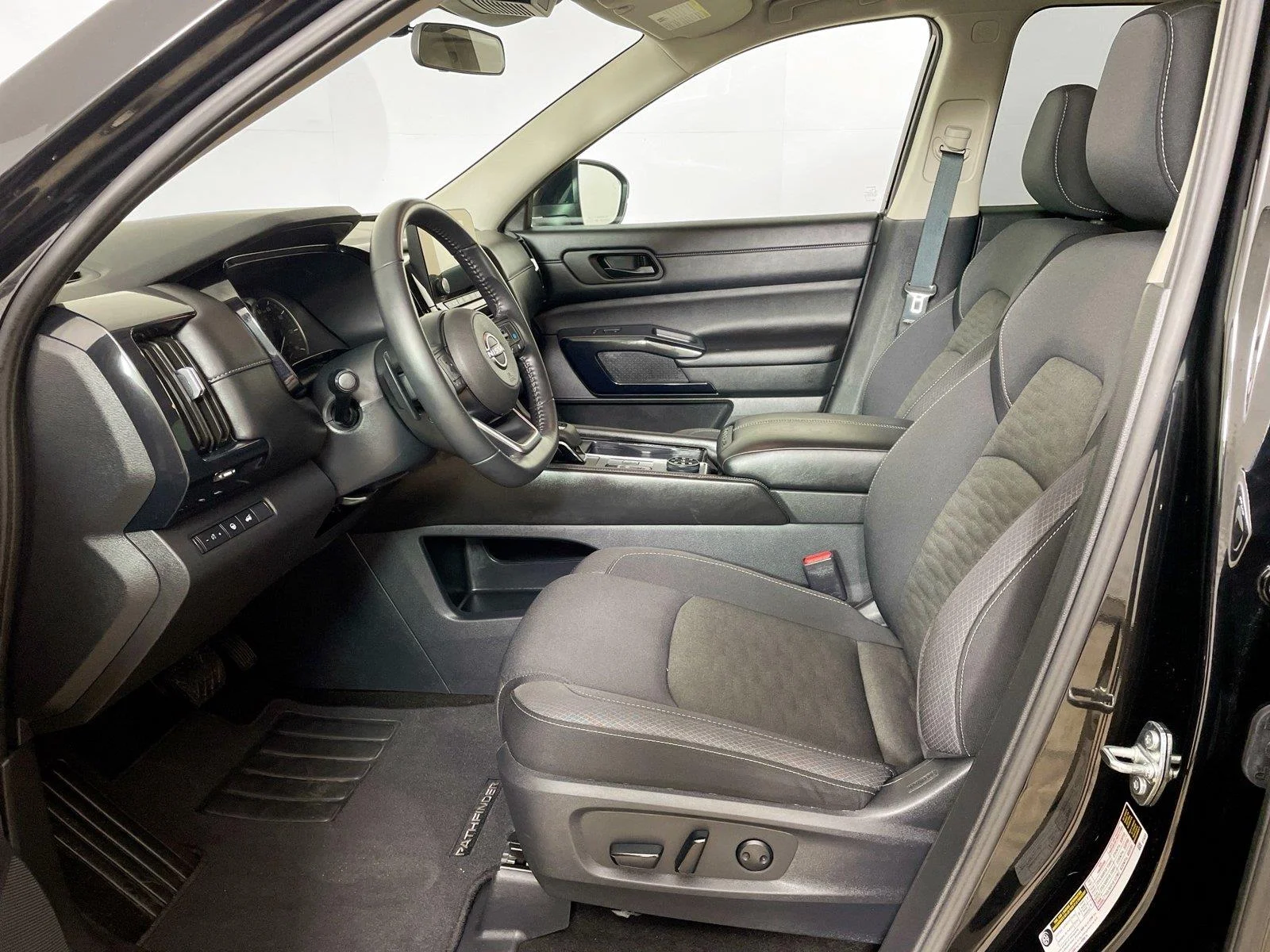 Used 2025 Super Black Nissan SV image 11