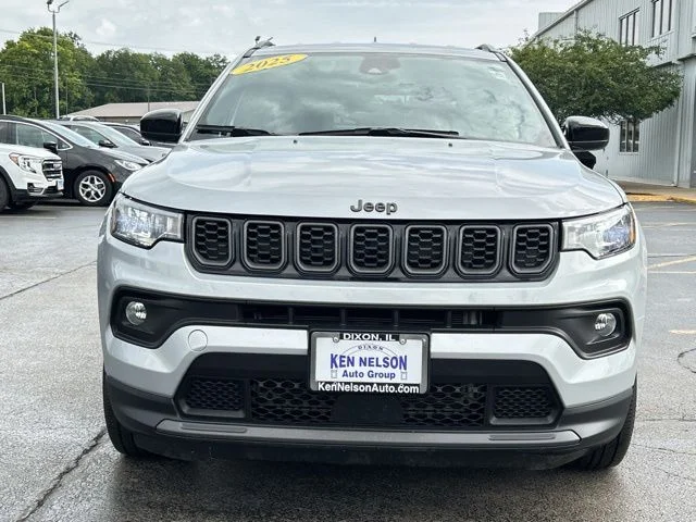 Used 2025 Silver Jeep Latitude image 2