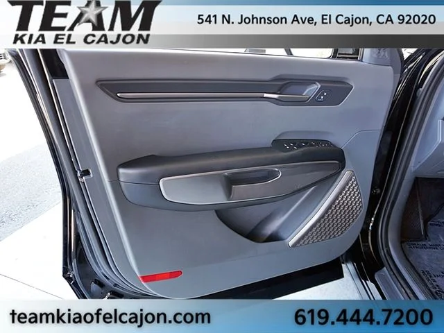 Used 2024 Black Kia Light Long Range image 23