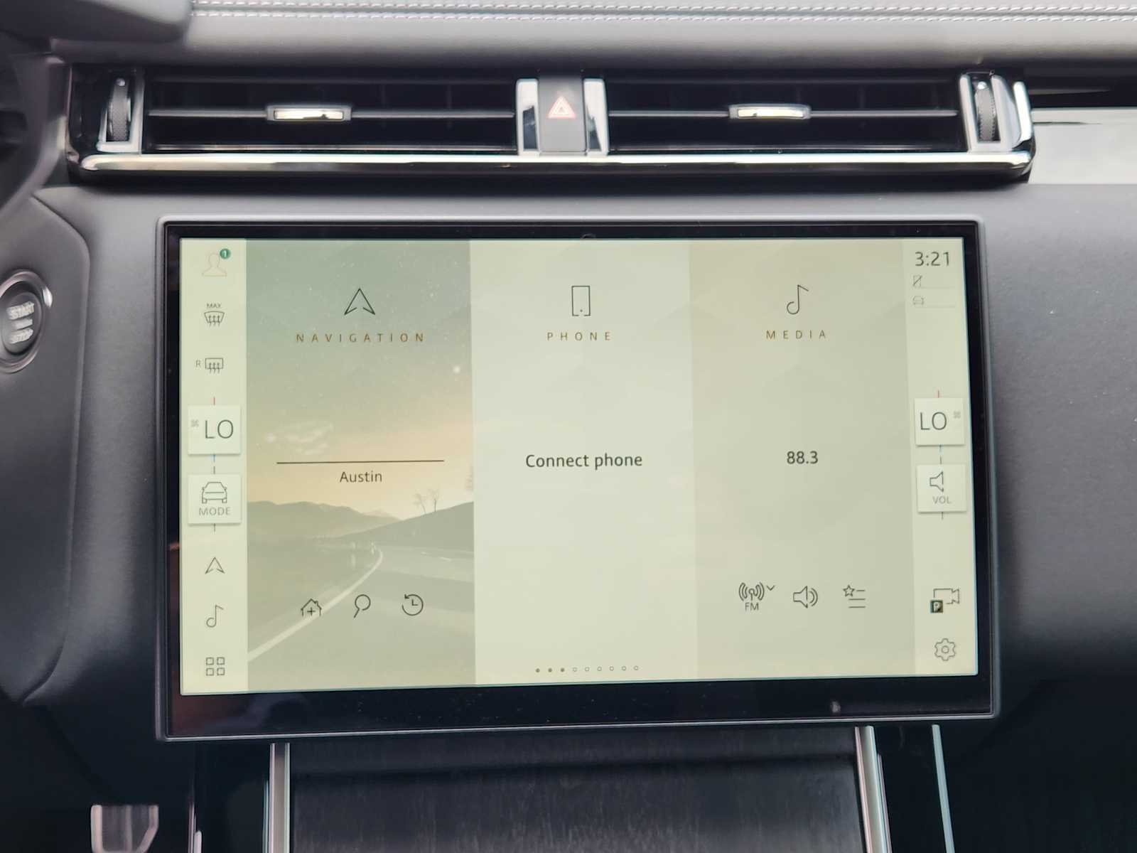 New 2026 Ostuni Pearl White LAND ROVER Belgravia Edition image 16