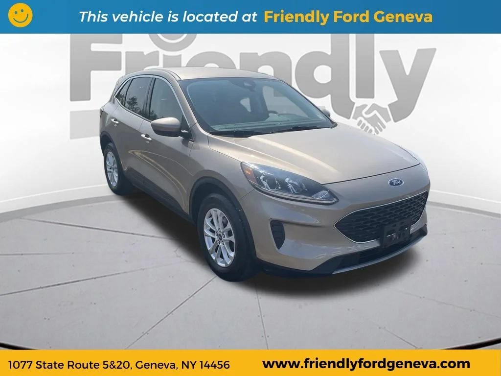 Used 2021 Gold Ford SE image 3
