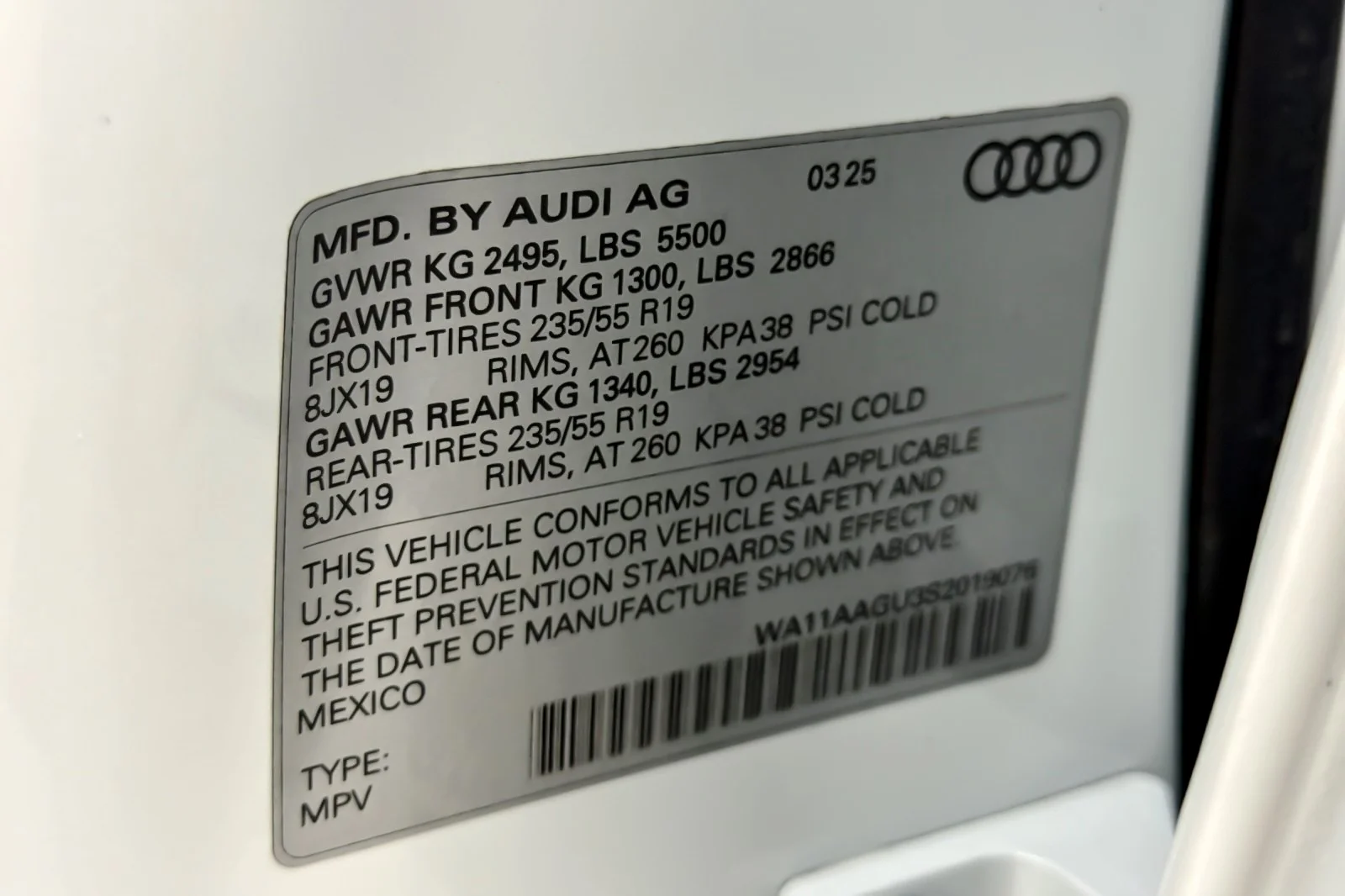 Used 2025 Glacier White Metallic Audi Premium 2.0 TFSI quattro image 27