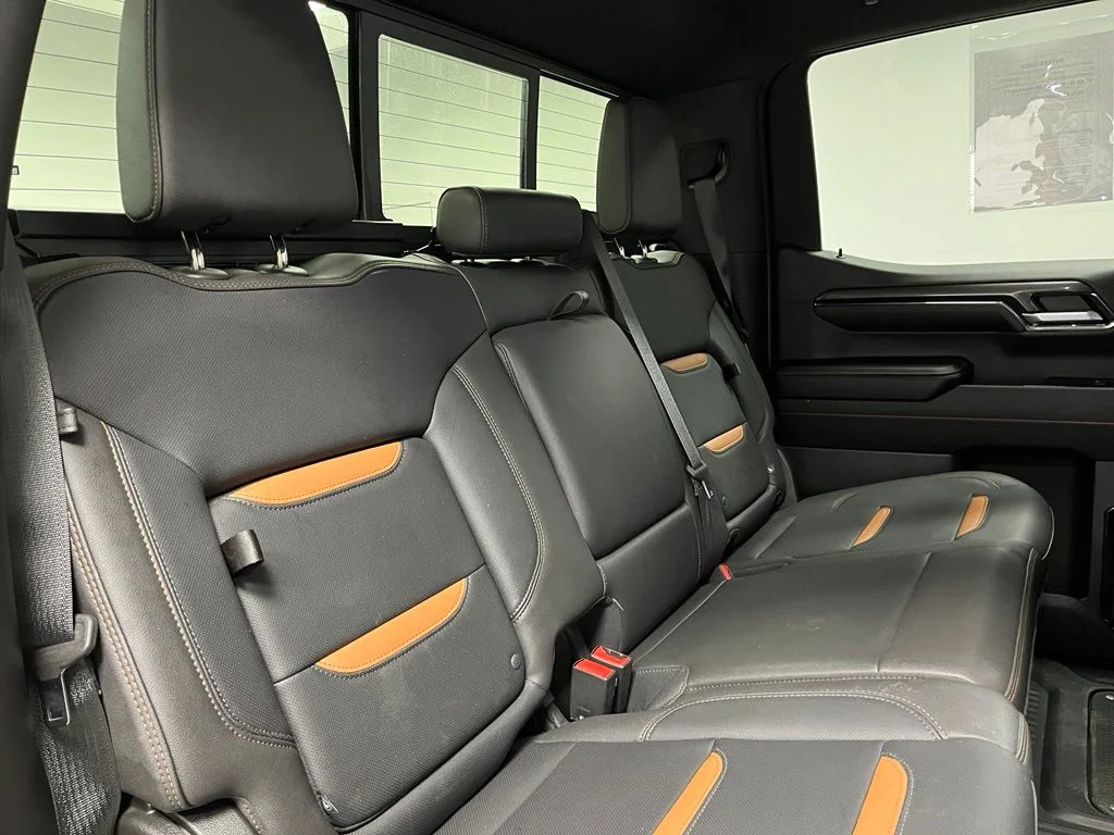Used 2022 White GMC AT4 image 51