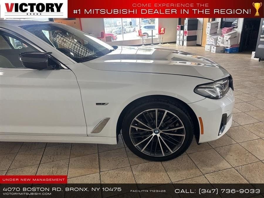 Used 2022 White BMW 530e iPerformance image 9