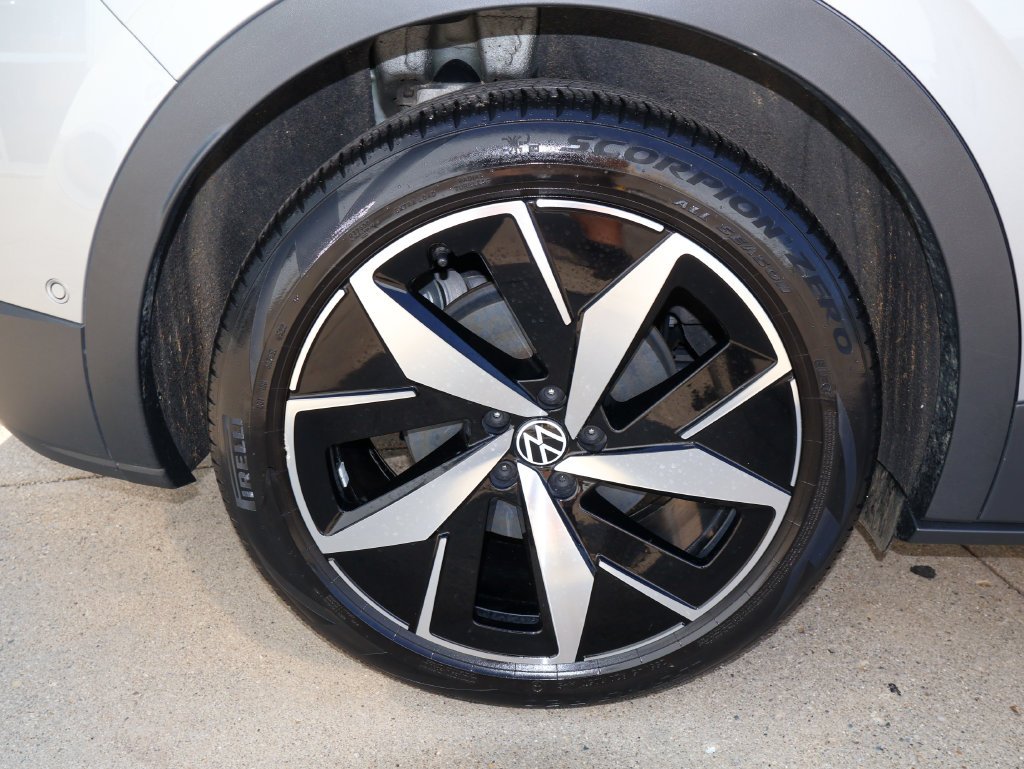 Certified Used 2023 Silver Volkswagen Pro S image 9