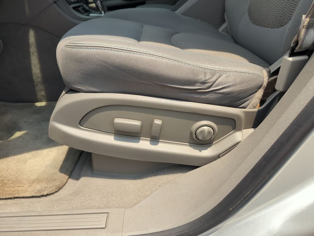 Used 2015 Silver Chevrolet 2LT image 13