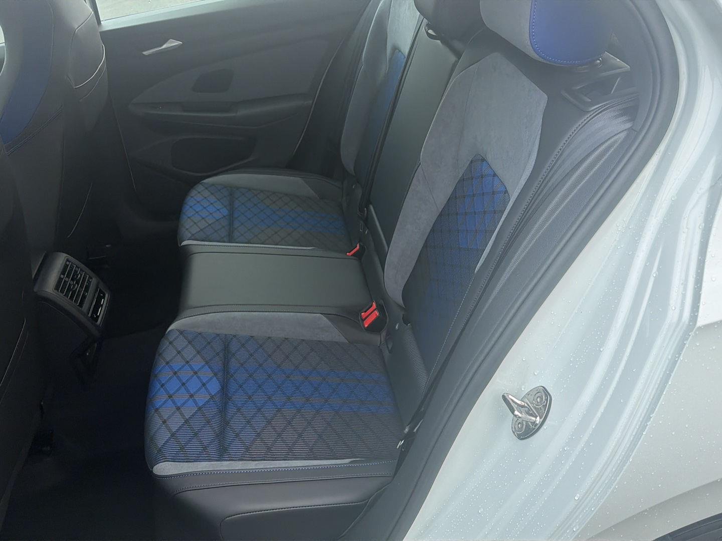 New 2026 White Volkswagen 2.0T image 6